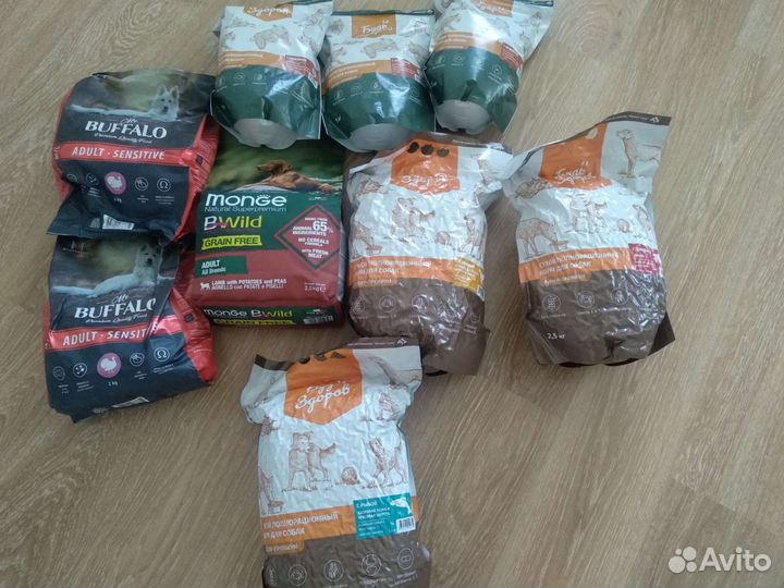 Корм для кошек,собак лакомства для кошек и собак