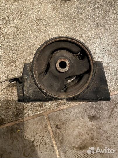 Подушка двигателя задняя на ford