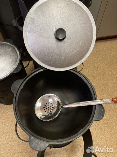 Казан чугунный с печкой на 6 литров