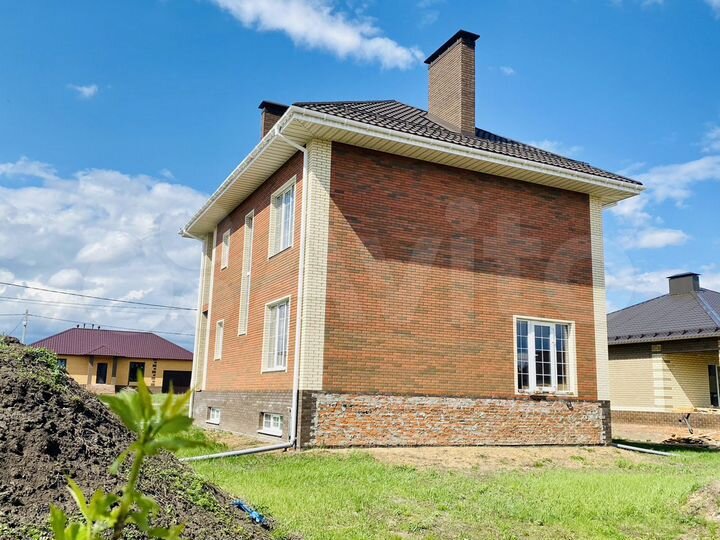 Дом 180 м² на участке 8 сот.