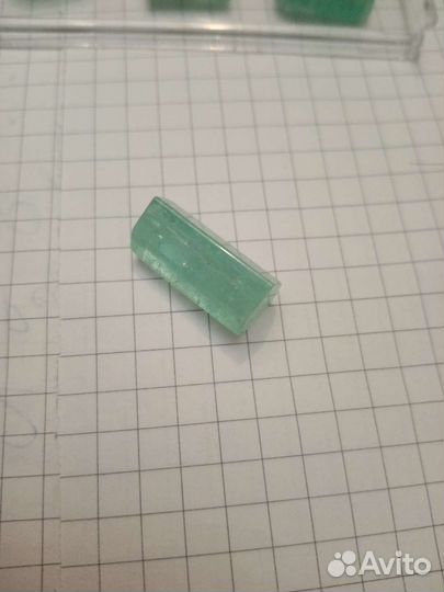 Изумруд берилл аквамарин друза кристалл васту