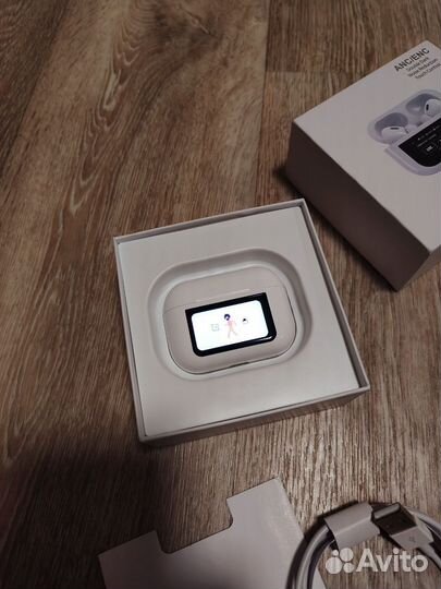 Беспроводные наушники с экраном Apods