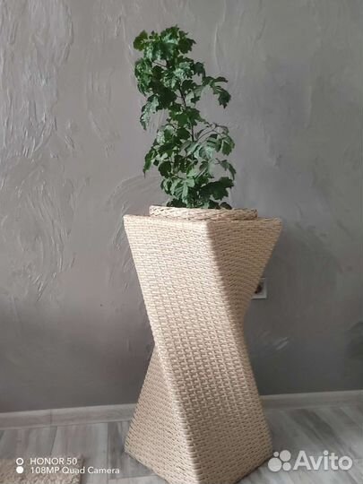Витое кашпо из искусственного ротанга