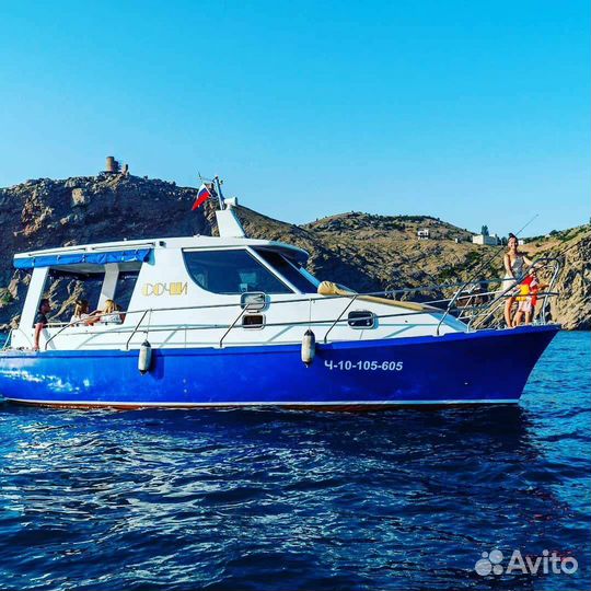 Комфортабельный катер