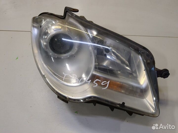 Фара (передняя) Volkswagen Touran, 2010