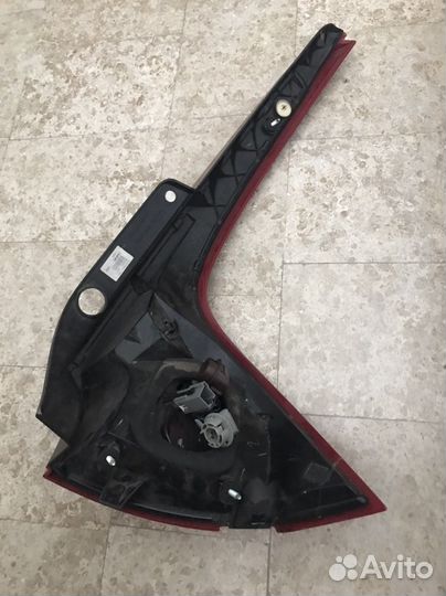 Задняя левая фара Вольво хс 60