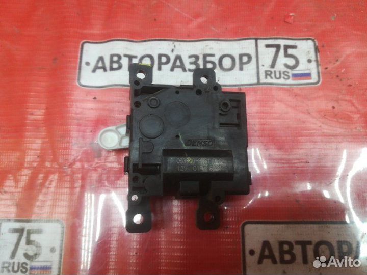 Сервопривод заслонки печки Toyota Aqua NHP10