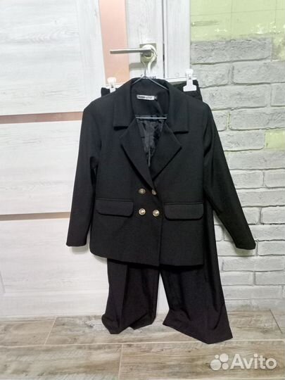 Брючный костюм