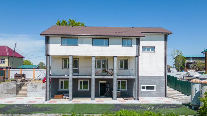 Дом 371 м² на участке 23 сот.