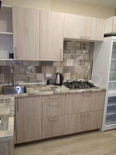 2-к. квартира, 60 м², 1/9 эт.