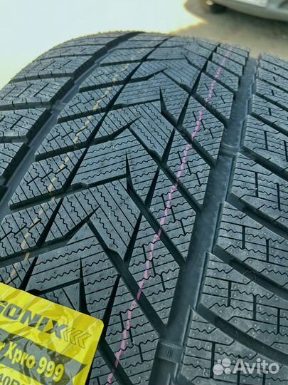 Sonix WinterXPro 999 275/40 R22 и 315/35 R22 108U