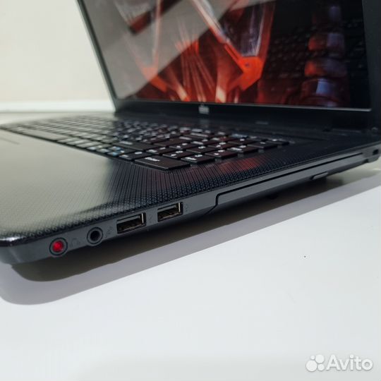 Мощный ноутбук 17.3