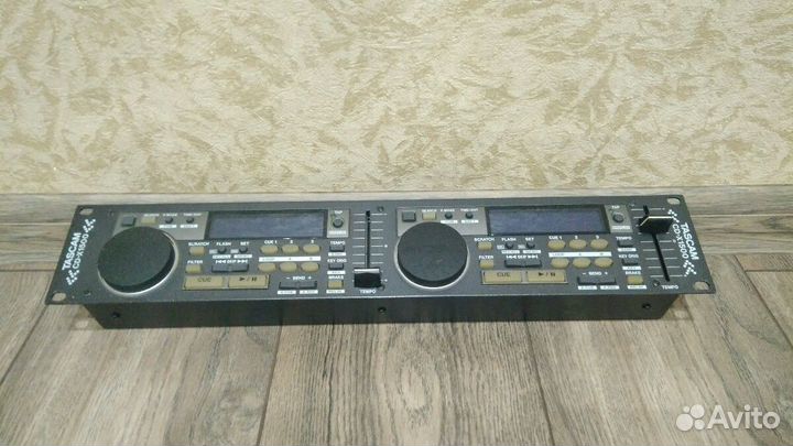 Dj контролер Tascam