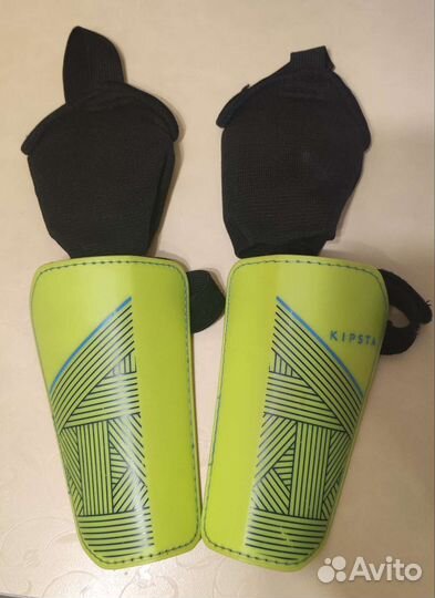 Щитки футбольные детские