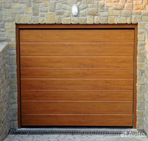 Секционные ворота