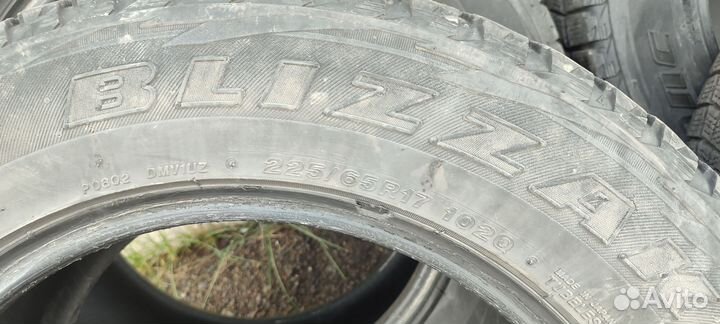 Bridgestone Blizzak DM-V1 225/65 R17 102Q