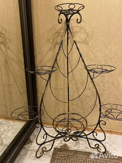 Подставка для цветов кованая