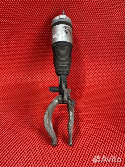 Стойка подвески передняя правая Volvo Xc90 2 L