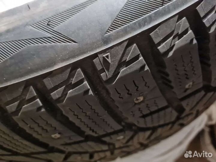 Bridgestone Blizzak Spike-02 SUV 275/45 R20