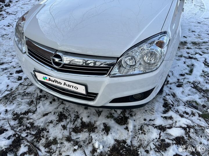 Opel Astra 1.8 AT, 2013, 105 000 км