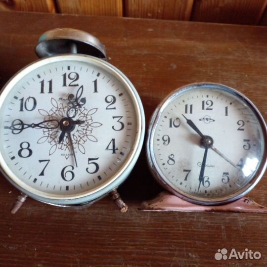 Будильник СССР часы Янтарь Севани Слава Витязь