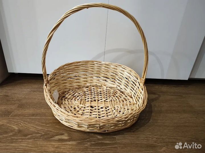 Ивовая корзина плетеная