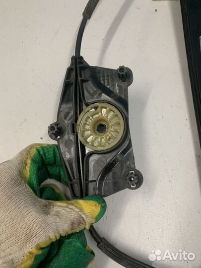 Audi Q5 стеклоподъемник задний левый 8R0839461D