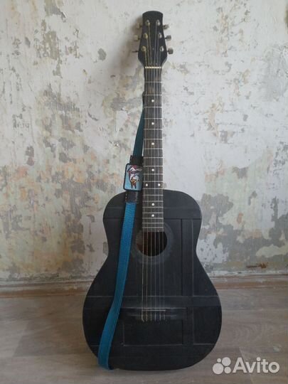 Акустическая гитара