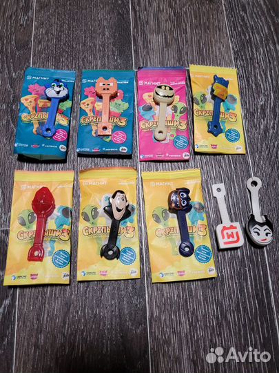 Пакетом фигурки-игрушки из Киндера и других