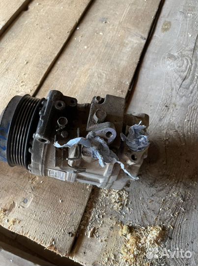 Компрессор кондиционера Mercedes w212 1,8