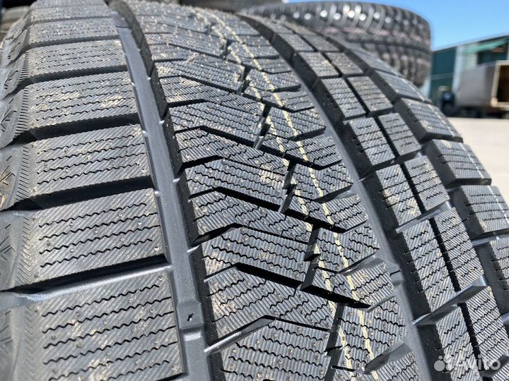 Triangle Trin PL02 245/40 R18 97V