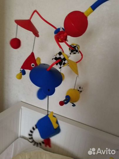 Мобиль на детскую кроватку