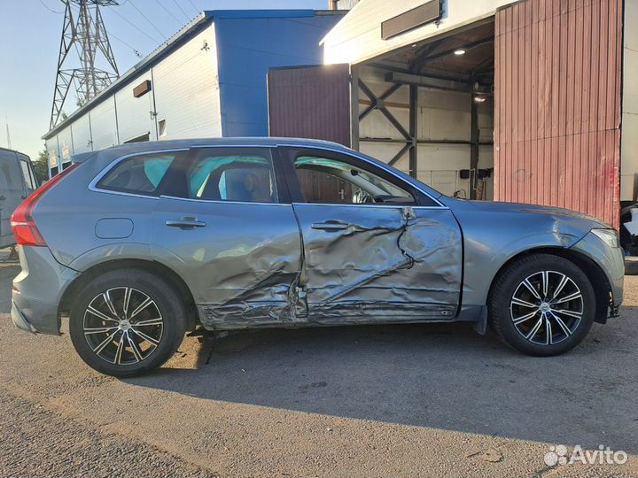 Volvo XC60 2.0 AT, 2019, битый, 89 000 км