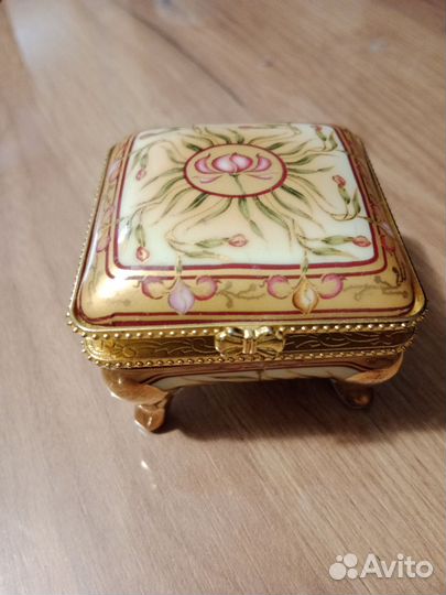 Шкатулка для украшений фарфор