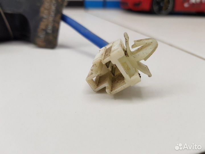 Замок лючка бензобака (Hyundai Equus)