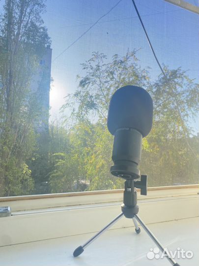 Студийный микрофон