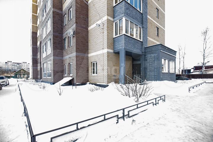 2-к. квартира, 80,8 м², 1/12 эт.