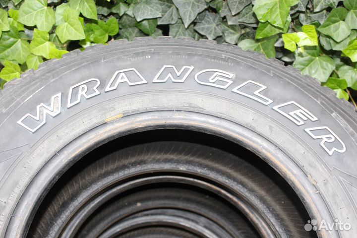 Goodyear Wrangler AT 255/70 R16 111T