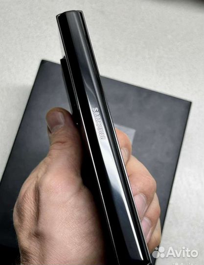 Samsung Z Fold 2 ldu