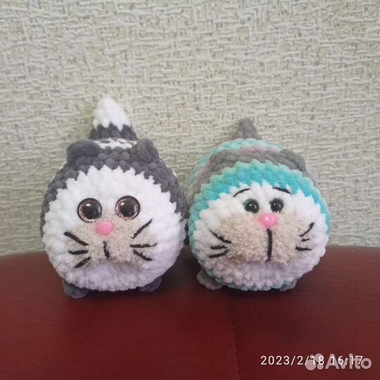 Вязаный кот-батон