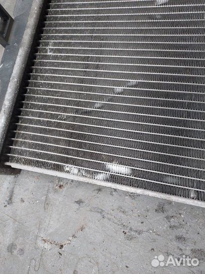 Радиатор охлаждения двигателя Nissan Almera Tino
