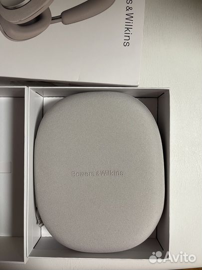 Беспроводные наушники Bowers & Wilkins