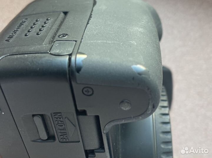 Зеркальный фотоаппарат canon