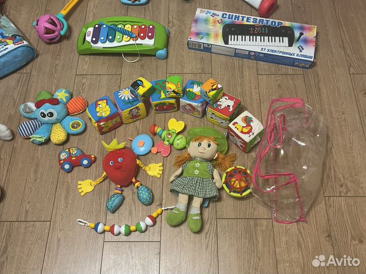 Игрушки велосипед, батут, коляска для кукол