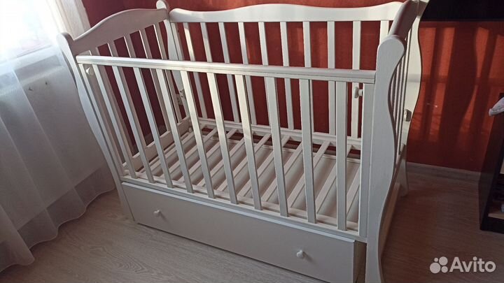 Детская кроватка