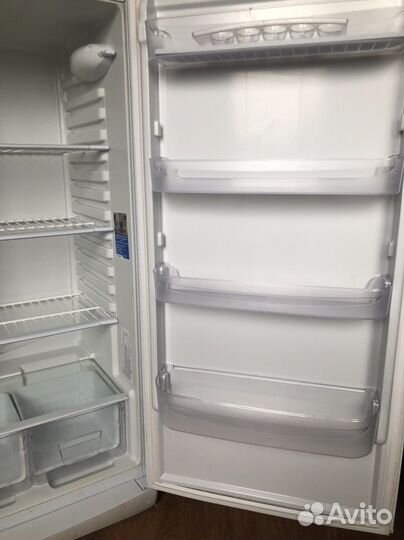 Холодильник indesit st167.028