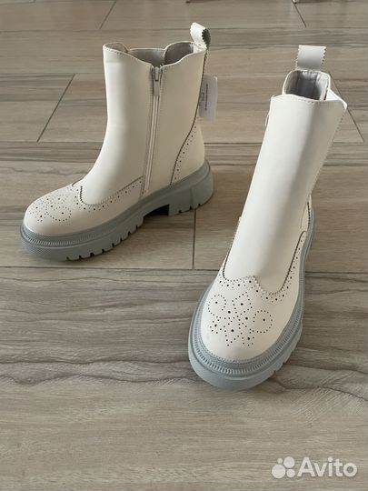 Новые женские демисезонные ботинки 40