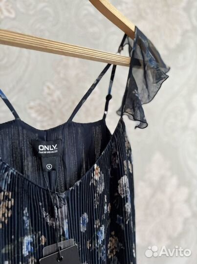 Стильный комбинезон новый