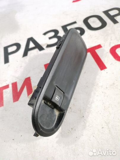 Кнопка стеклоподъемника передняя правая LADA X-Ray