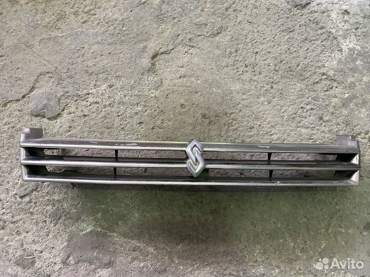 Решетка радиатора nissan skyline R33